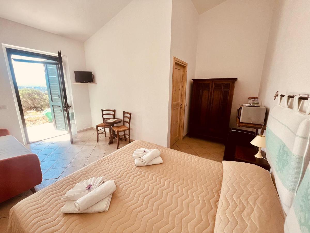 La Striscia Larga Bed & Breakfast Сан Паскуале Екстериор снимка