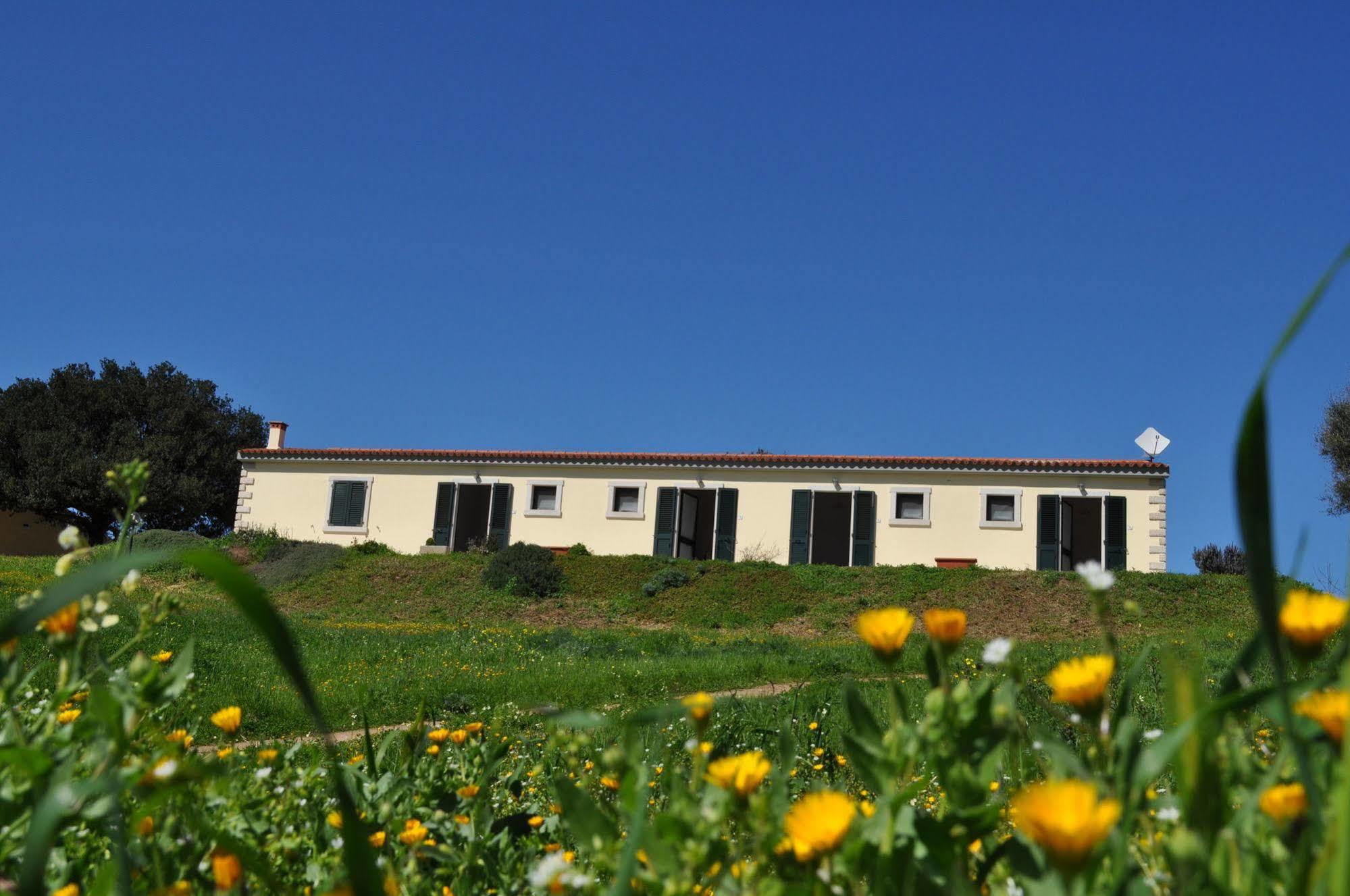 La Striscia Larga Bed & Breakfast Сан Паскуале Екстериор снимка